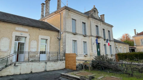 Montignac-Charente-bandeaux-ecole-primaire